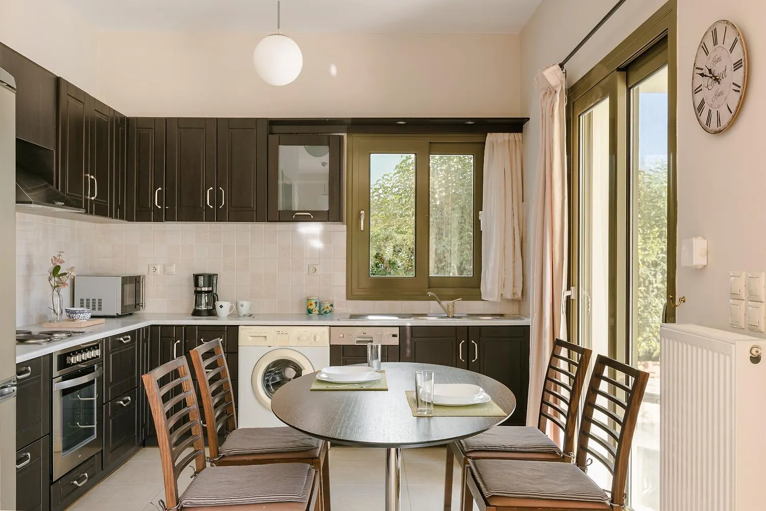 Villa Irineos Karavomylos