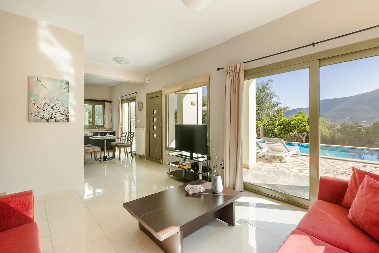 Villa Irineos Karavomylos