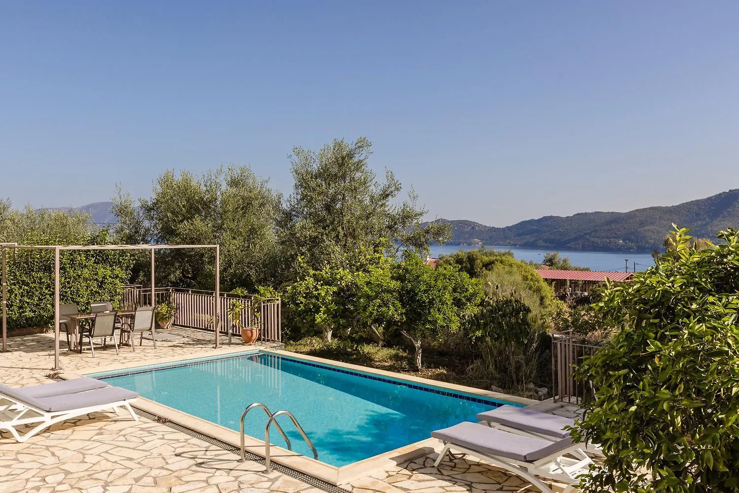 Villa Irineos Karavomylos