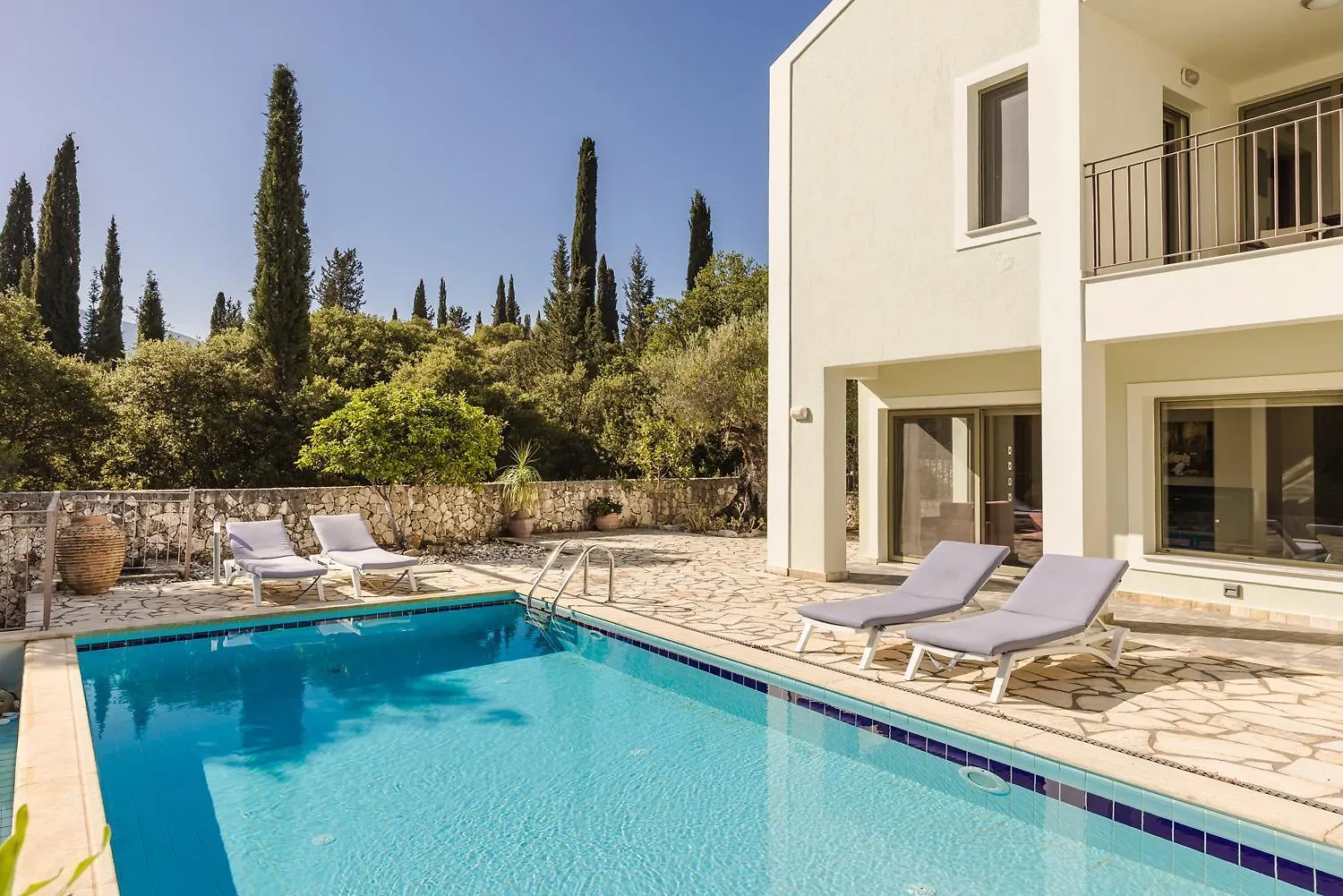 Villa Irineos Karavomylos 0*,  Greece